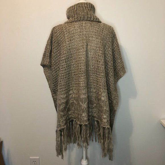 AZZ Trading Inc Poncho - Picture 2 of 3